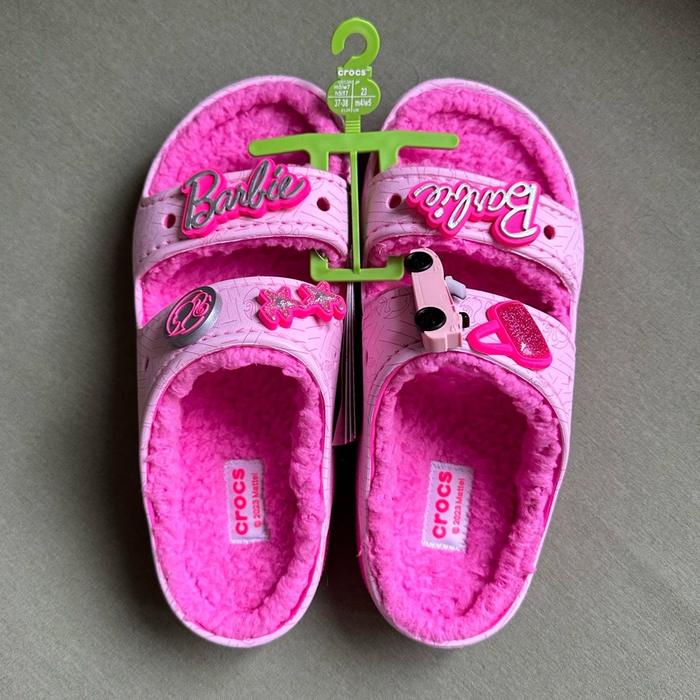 NWT fur Barbie Crocs